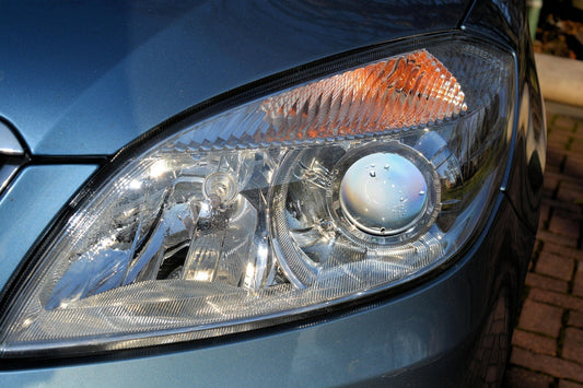 Phare d'occasion : comment choisir le bon (LED, Xénon ou Halogène) et vérifier sa compatibilité
