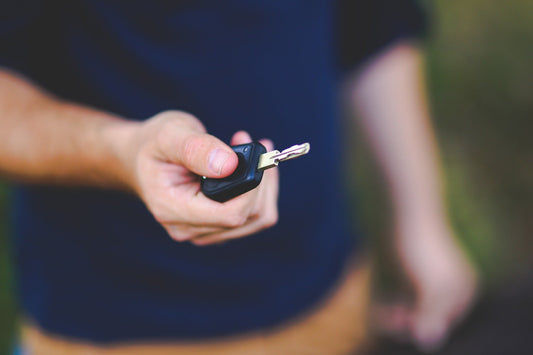 Première Voiture, Première Aventure : Comment Choisir la Voiture Parfaite pour les Étudiants - Récup Auto Shop