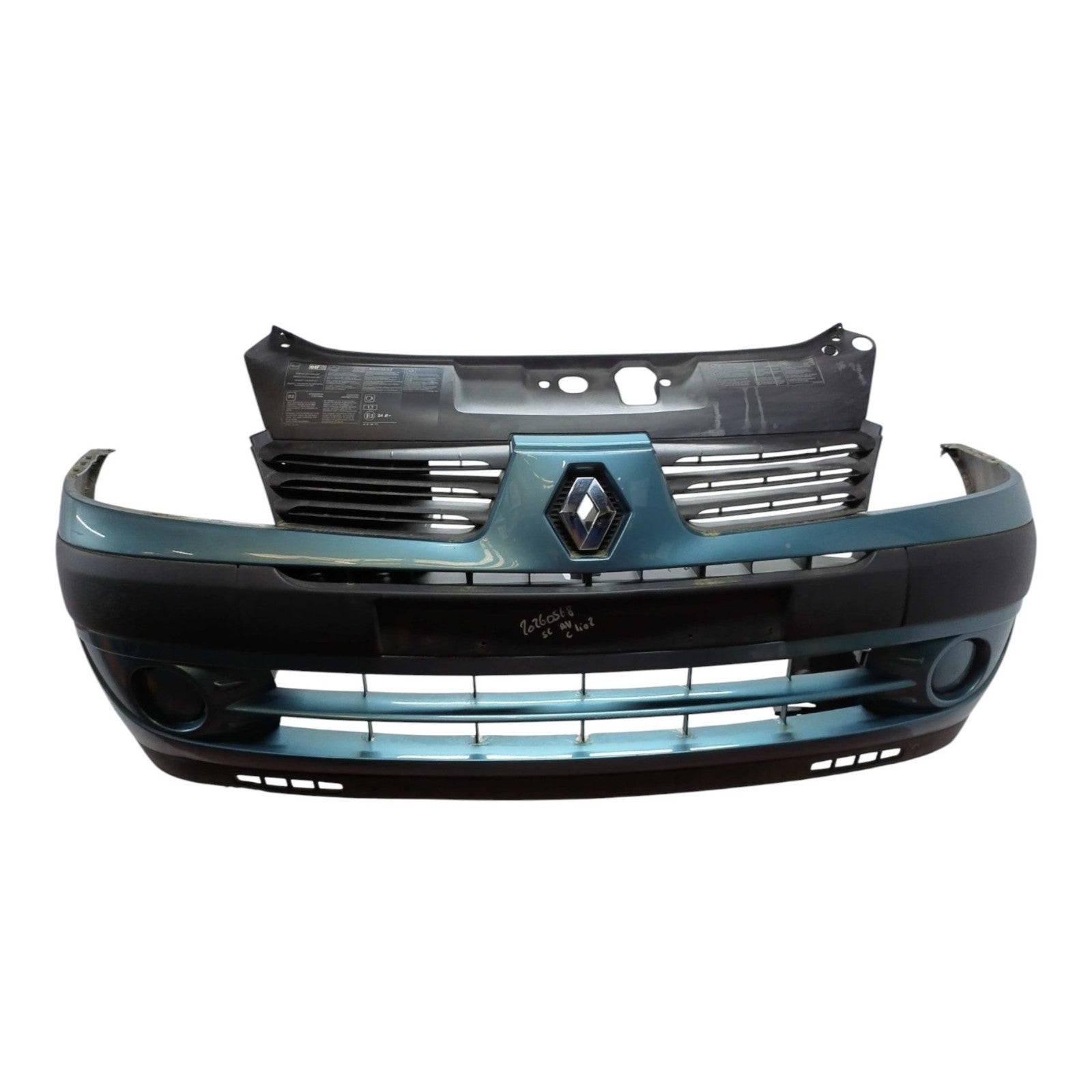 Pare-chocs Avant RENAULT CLIO 2 PHASE 2 Gris Clair - 7701476554 - Occasion