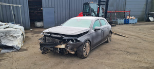 MERCEDES CLASSE A - 180 - ESSENCE - VHU 2025 0462