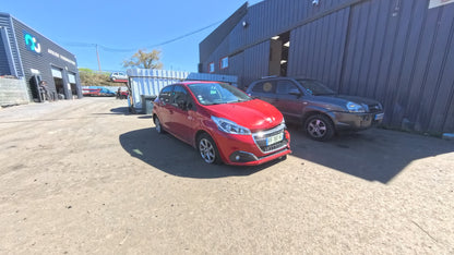 PEUGEOT 208 - 1.2 PURETECH - ESSENCE - VHU 2025 0815