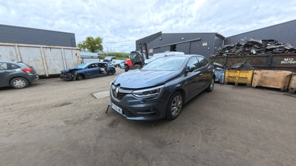 RENAULT MEGANE IV - TCE 140 INTENS - ESSENCE - VHU 2025 1144