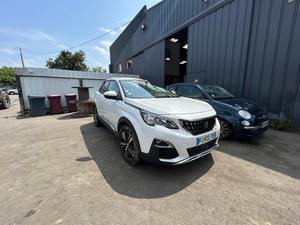 PEUGEOT 3008 II - 1.2 PURETECH - ESSENCE - VHU 2025 1664